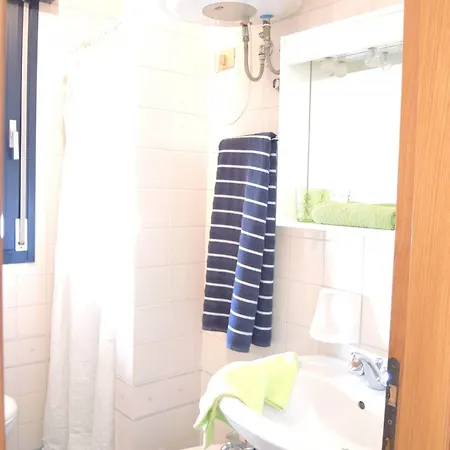 Comfortable Flat With Terrace 100m From The * Бібіоне