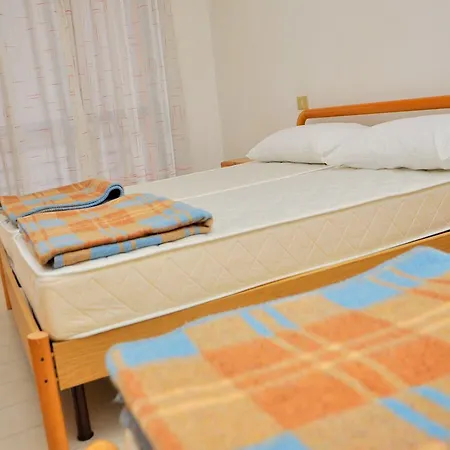 Comfortable Flat With Terrace 100m From The